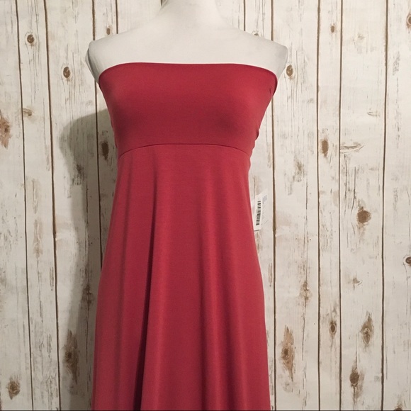 Solid Red Maxi - Picture 2 of 4